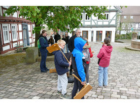 Rasseln in Naumburg - eine alte Ostertradition (© Karl-Franz Thiede)